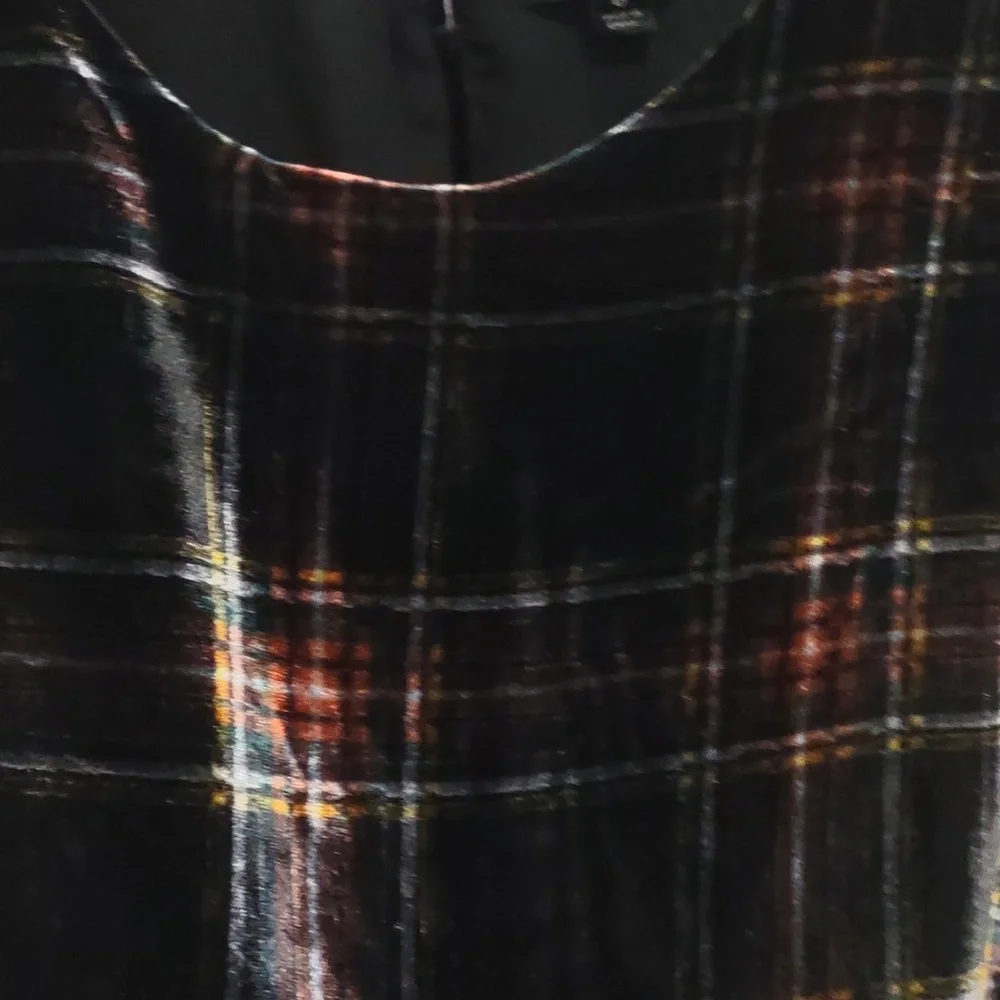 J CREW TOP. - Picture 13 of 17